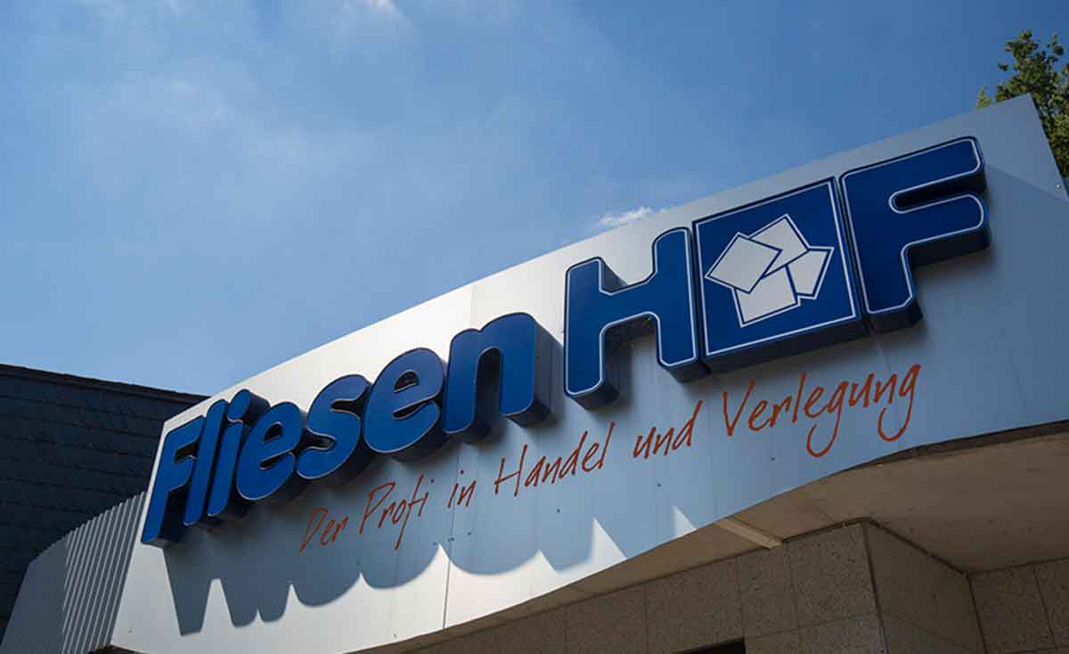 Moderne Fliesenausstellung: Fliesen Niederfischbach